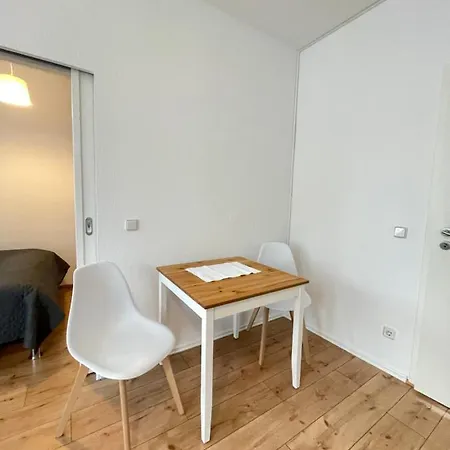 Lejlighed Im Stadtzentrum Von Bernau - Schoene Mit 1 1/2 Zimmern, Bad, Spuelmaschine, Waschmaschine, Komplette Kueche, Wlan *